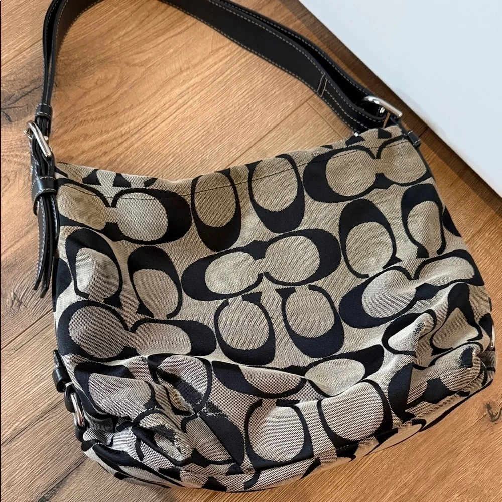 Coach Black and Brown Signature Shoulder Bag Slouchy worn purse designer